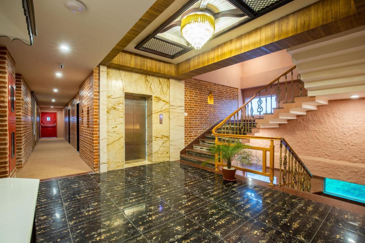 Hotel Pabera Heritage Boutique Катманду Экстерьер фото